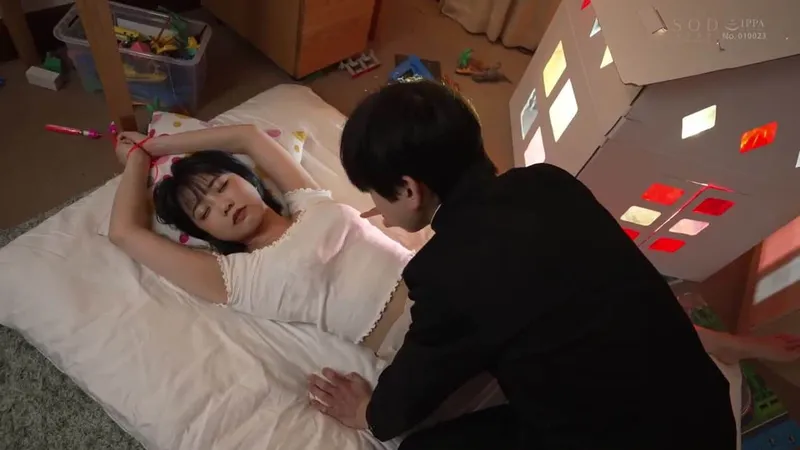 Trả thù anh trai thường xuyên bắt nạt bằng cách nện cô bạn gái anh ấy